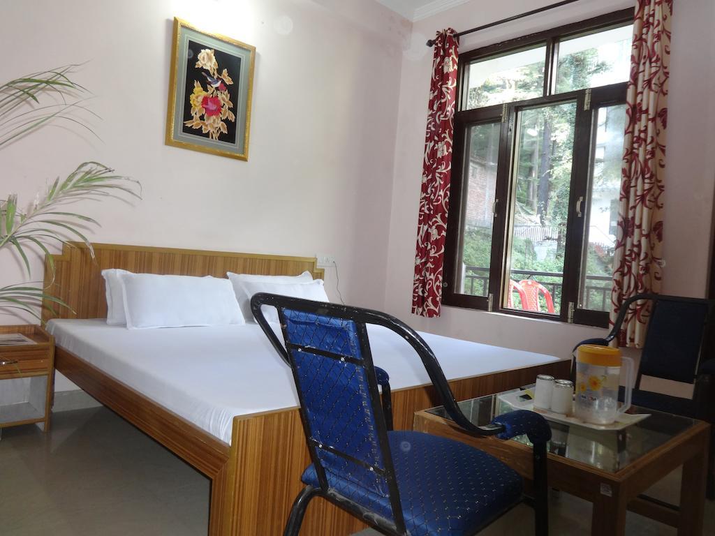 Hotel Kumar Residency Дармсала Екстер'єр фото