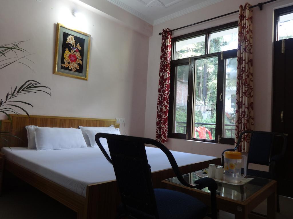 Hotel Kumar Residency Дармсала Екстер'єр фото