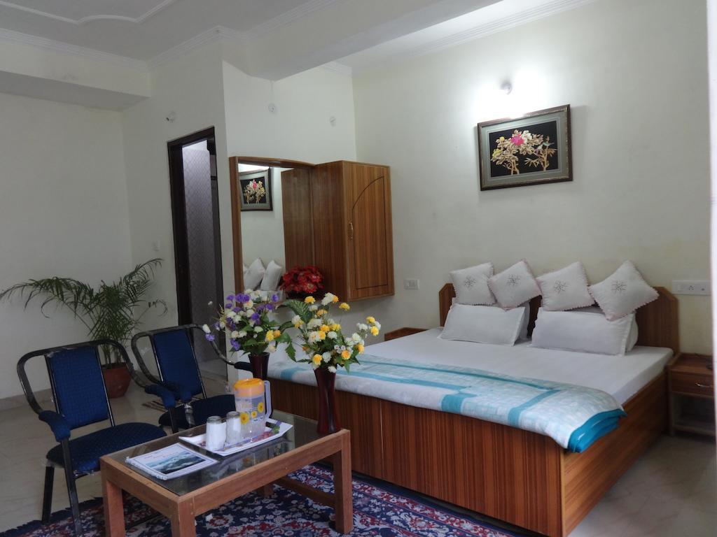 Hotel Kumar Residency Дармсала Екстер'єр фото